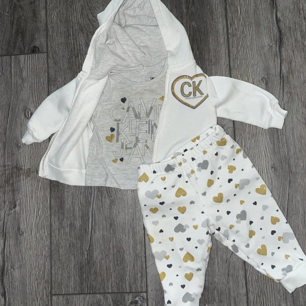 Baby Girl Calvin Klein sweatsuit, size 6-9 months